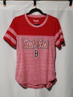 G-III 4 Her Women's Boston Red Sox T-Shirt. Size: Medium